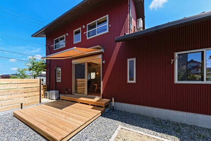 家族がセカンドリビングとして楽しむウッドデッキのある岐阜の注文住宅